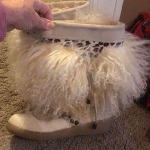 Pajar cool cow hair /alpaca boots